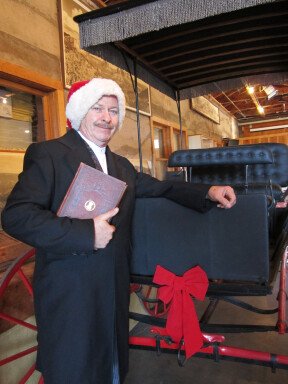 Michael Peach channels the ghosts of Christmases Past, Present & Future in his reading of “A Christmas Carol” at the Sedona Heritage Museum