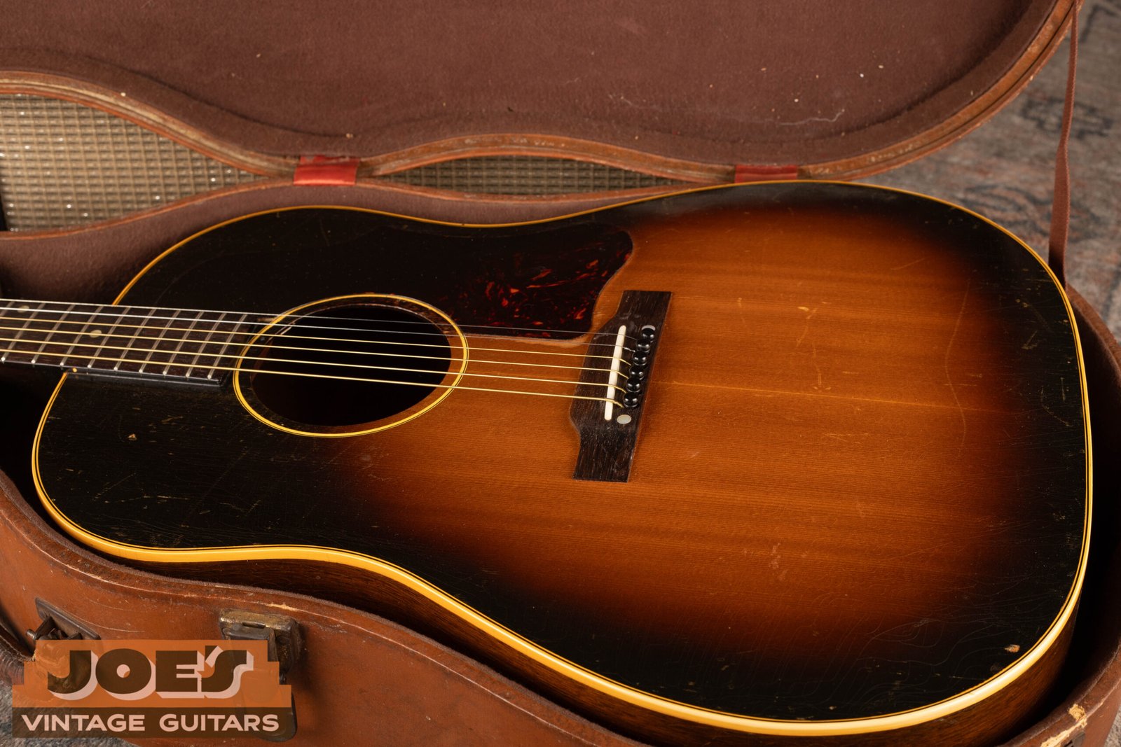 What Red Rock Country Does to an Old Acoustic Guitar