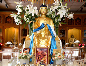 20141124_Maitreya-Buddha-with-relic-display1