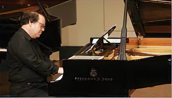 Verde Valley Sinfonietta Concert, November 7 Guest pianist Jeffrey Swann will perform George Gershwin’s Rhapsody in Blue with the Verde Valley Sinfonietta