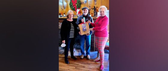 Museum Welcomes 10,000th Visitor of 2021 10,000th (and 10,001) visitors to the Sedona Heritage Museum recognized by long-time Museum member and volunteer, Karen Stupak (rt).