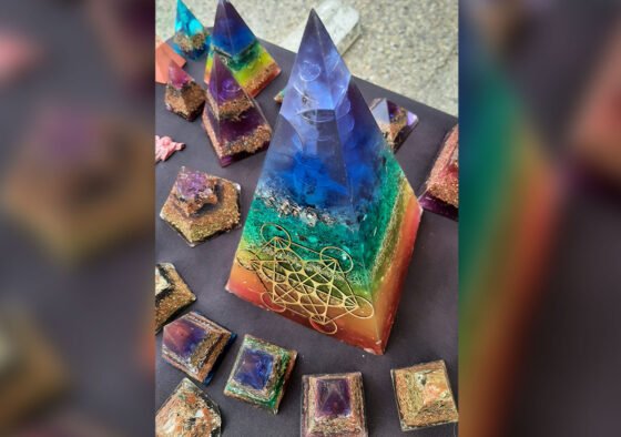 Red Rose Art Show At Stagecoach Country Roadhouse This Mother’s Day Weekend 20220506 BrandonArt2