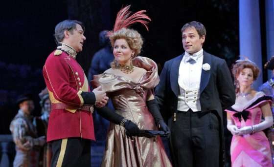 Festival presents Met Opera encore of ‘The Merry Widow’ on July 16 Soprano Renée Fleming lights up the Met stage as Hanna Glawari, the wealthy widowed heroines in Lehár’s popular operetta, set in Paris and seen in a glittering production directed and choreographed by Susan Stroman.