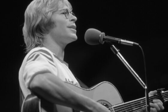 In “Great Voices Sing John Denver”, the world’s greatest opera singers pay homage to his work with such songs as Leaving on a Jet Plane, Sunshine on my Shoulders, This Old Guitar, Calypso and Annie’s Song. They explain what drew them to Denver and to the particular songs they perform.