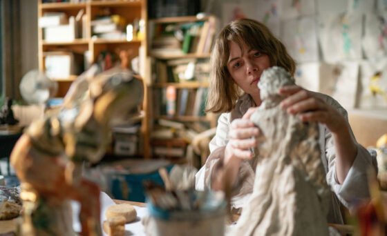 A sculptor (Michelle Williams) preparing to open a new show must balance her creative life with the daily dramas of family and friends, in Kelly Reichardt's vibrant and captivatingly funny portrait of art and craft.