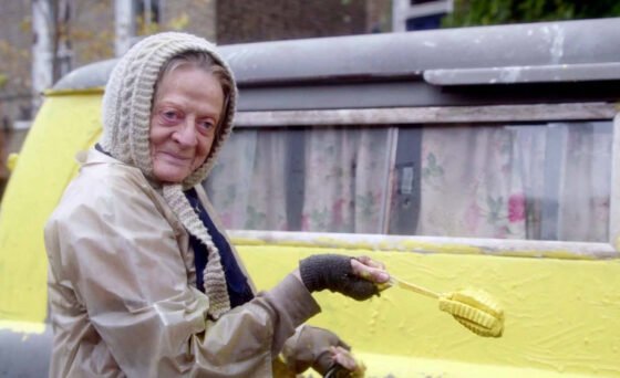 Alan Bennett’s story is based on the true story of Miss Shepherd (played by the magnificent Maggie Smith), a woman of uncertain origins who “temporarily” parked her van in Bennett’s London driveway and proceeded to live there for 15 years.