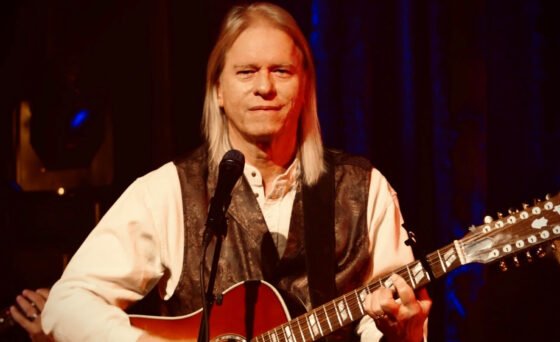 Stroll down memory lane in live concert! Renowned Gordon Lightfoot Tribute Artist, Eric Elison brings his incredible performance to Sedona for an unforgettable celebration of the music of Gordon Lightfoot in “Celebrating Lightfoot”.