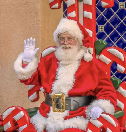 SANTA IS COMING TO TLAQUEPAQUE