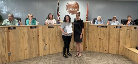 VERDE VALLEY SANCTUARY ENTERS INTO AGREEMENT TO ASSIST CAMP VERDE MARSHAL’S OFFICE WITH CRISIS RESPONSE INVOLVING SURVIVORS OF DOMESTIC VIOLENCE VERDE VALLEY SANCTUARY ENTERS INTO AGREEMENT TO ASSIST CAMP VERDE MARSHAL'S OFFICE WITH CRISIS RESPONSE INVOLVING SURVIVOR...