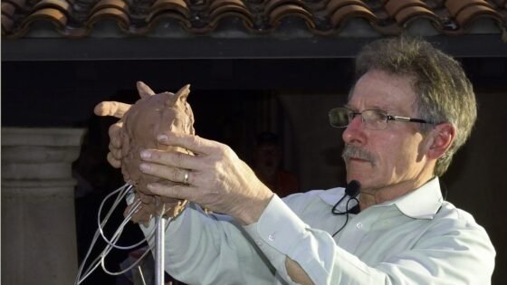 A Bronze Begins in Public: Ken Rowe Sculpts a Live Animal Model at Tlaquepaque This First Friday ff rowe quick sculpt