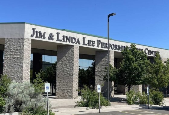 The Timeless Dionne Warwick Lights Up the Jim & Linda Lee PAC Jim & Linda Lee Performing Arts Center